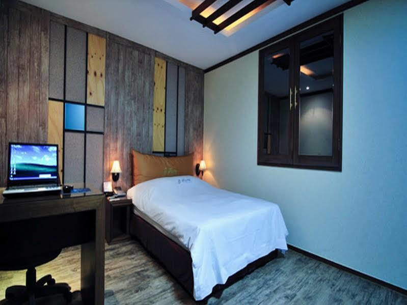 Fiore Hotel Gumi Exterior photo